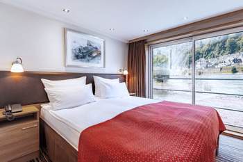 2-bed outside cabin with Juliette balcony, D